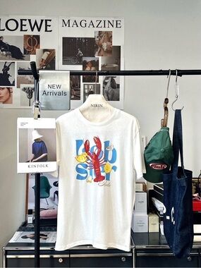 White Graphic Lobster Print Men’s T-Shirt